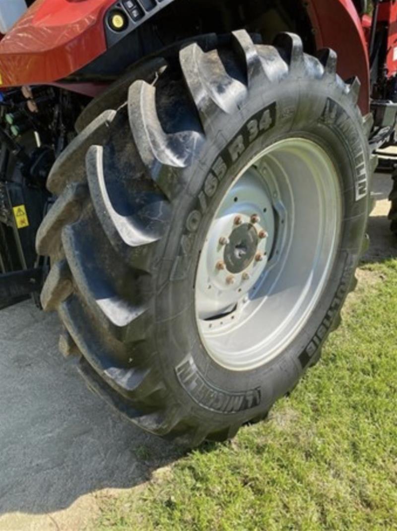 Photo 5. Case IH Farmall 110M tractor