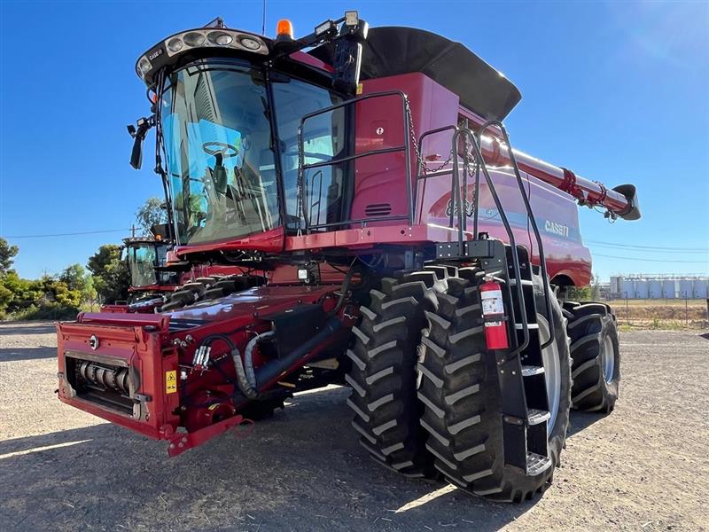 Photo 2. Case IH 8230 combine harvester