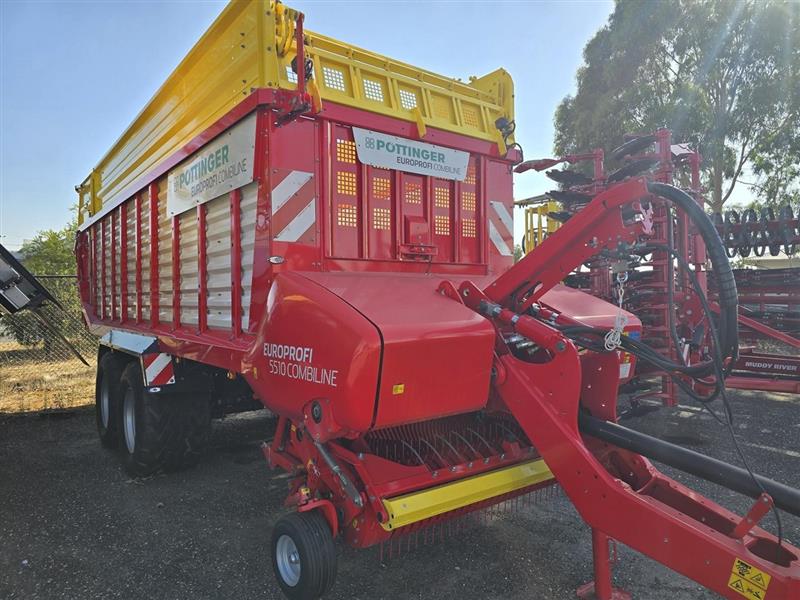 Photo 2. Pottinger Europrofi 5510D wagon