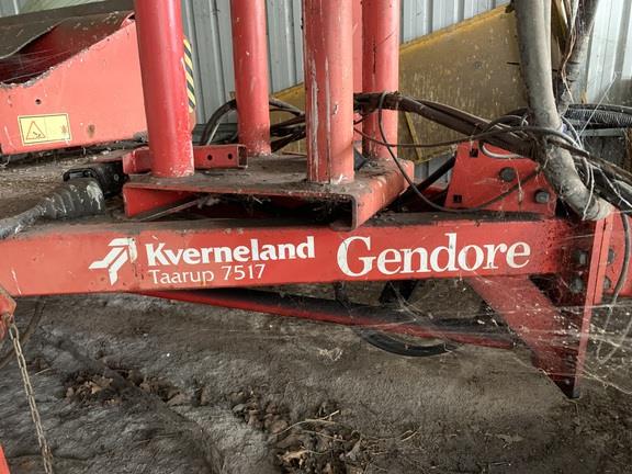 Photo 4. Kverneland TAARUP 7517 bale wrapper