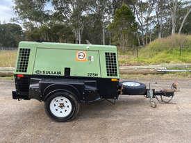 Photo 3. Sullair 225H Diesel Compressor