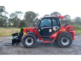 Photo 3. Manitou MHT-X 860L Telescopic Handler