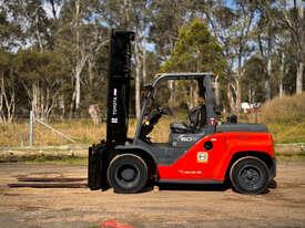 Photo 3. Toyota 8FD60N All/Rough Terrain Forklift