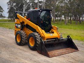 Photo 2. Caterpillar 272D Skid Steer Loader