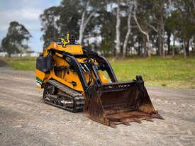 Photo 3. Vermeer S450TX Skid Steer Loader