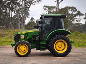 Photo 3. John Deere 5090R FWA/4WD Tractor