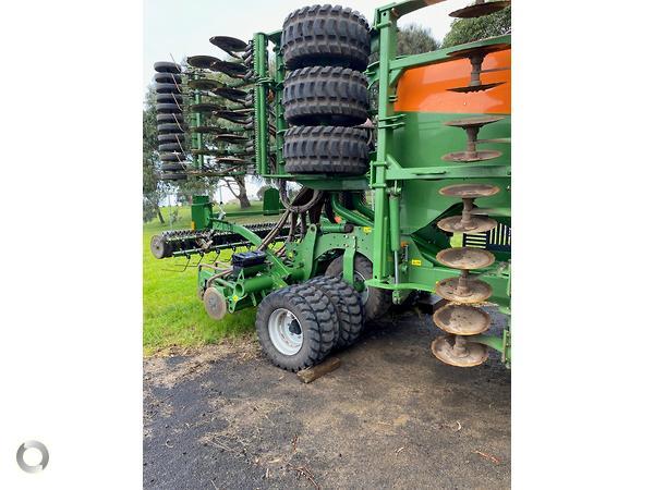 Photo 4. Amazone Cirrus 6003 airseeder