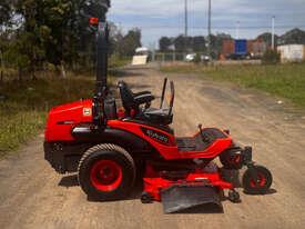 Photo 2. Kubota ZG332 Zero Turn Lawn Equipment