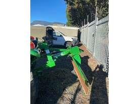Photo 2. Fieldquip 7008-03 misc tract at grade blader
