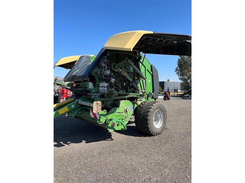 Photo 3. Krone Varipack V165 XC baler