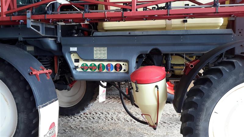 Photo 4. Hardi Alpha 4100 Self Propelled Sprayer