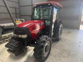 Photo 2. Case IH Quantum 95C utility tractor