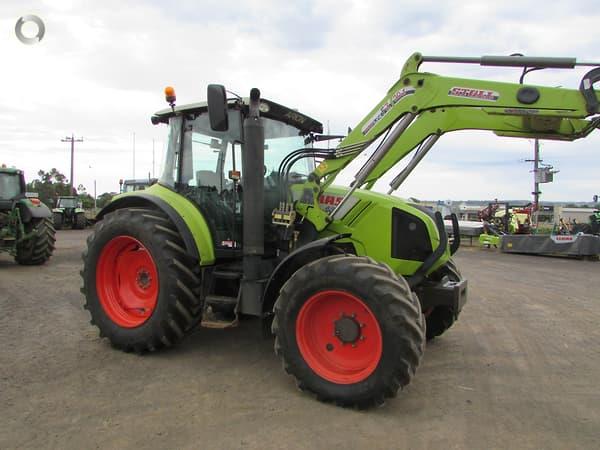 Photo 3. Claas Arion 430 tractor