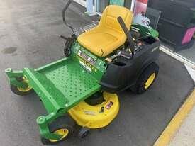 Photo 2. John Deere Z225 zero turn mower