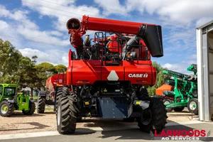 Photo 2. CASE IH 7250