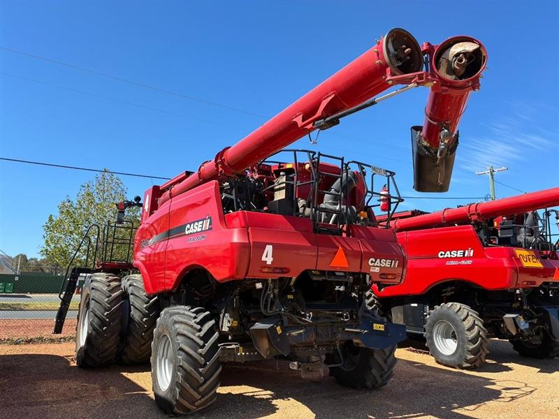 Photo 5. Case IH 8240 combine harvester