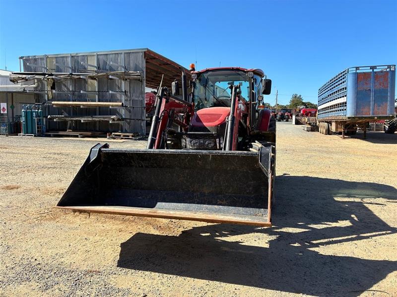 Photo 3. Case IH Farmall 105C tractor