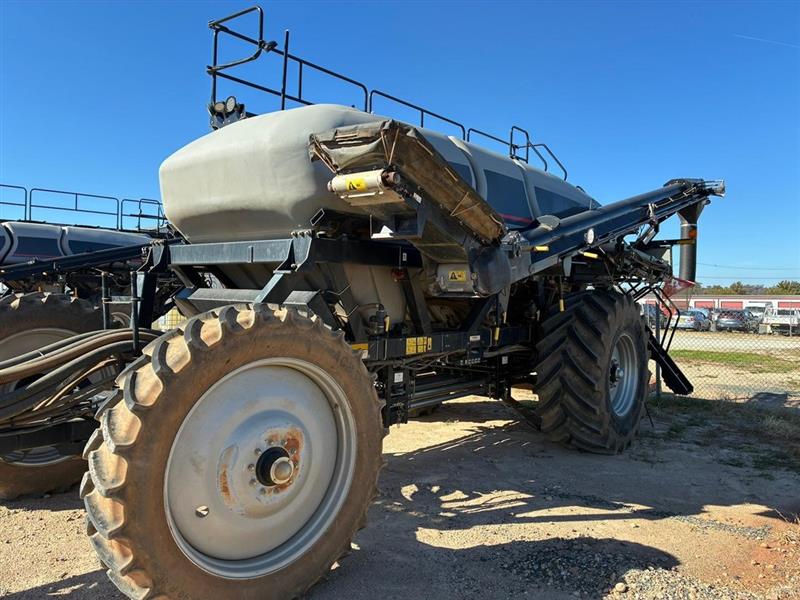 Photo 3. Flexi-Coil 5560 tbh airseeder