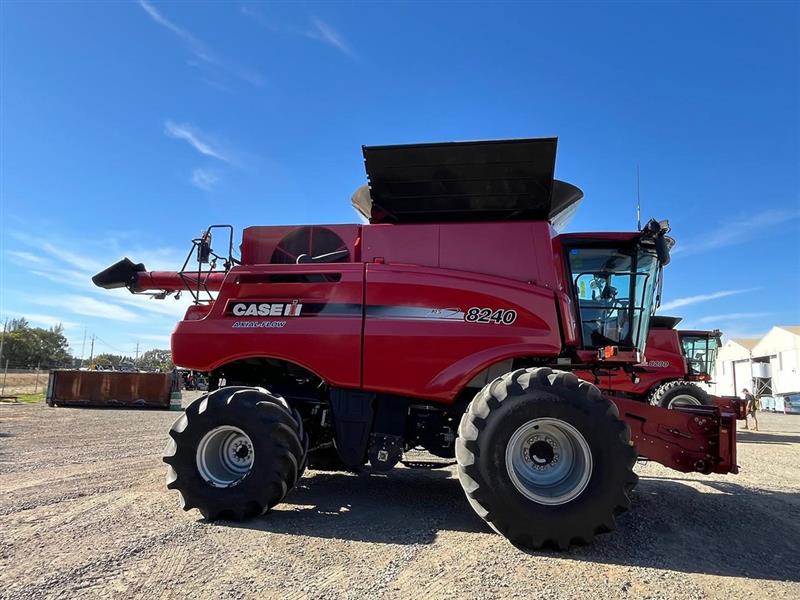 Photo 2. Case IH 8240 combine harvester
