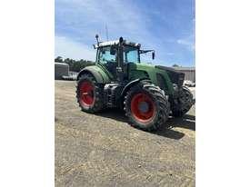 Photo 2. Fendt 927 Vario Row Crop Tractors