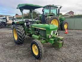 Photo 3. John Deere 1130 compact ut tractor