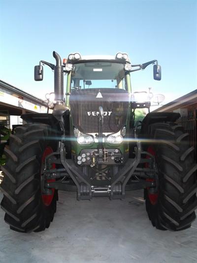 Photo 3. Fendt 927 Vario