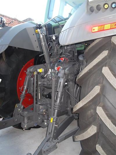 Photo 4. Fendt 927 Vario