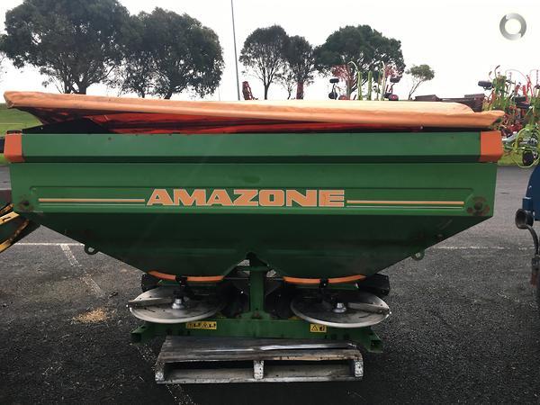 Photo 4. Amazone ZAM 1501 spreader