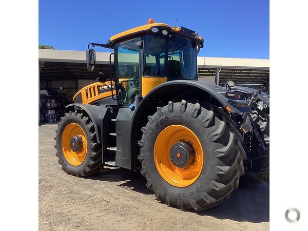 Photo 2. JCB 8330 tractor