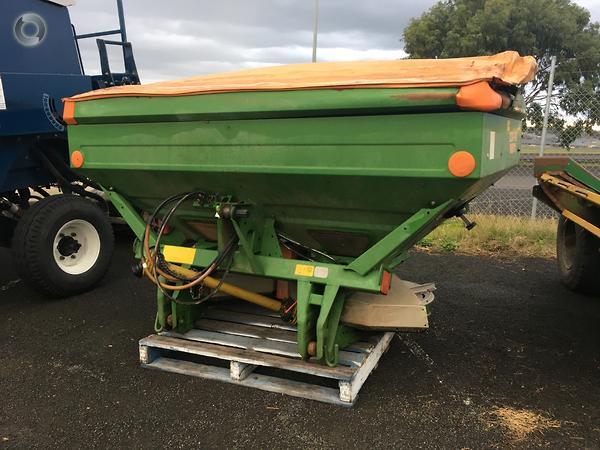 Photo 2. Amazone ZAM 1501 spreader