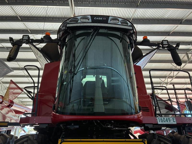 Photo 2. Case IH 9250 combine harvester