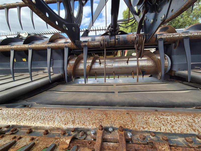 Photo 3. Macdon D65 harvester front