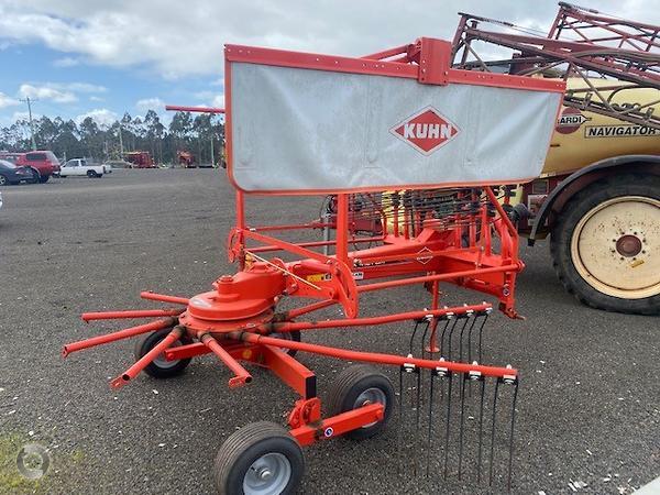 Photo 4. Kuhn GA 4121 rake