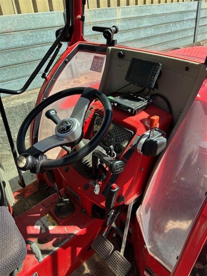 Photo 4. Antonio Carraro TGF9800 tractor