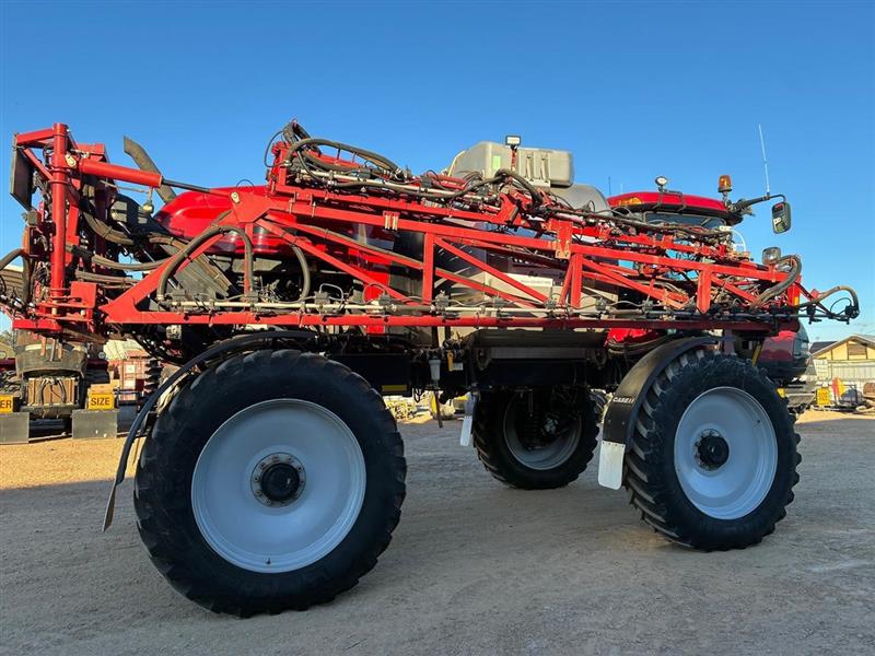 Photo 3. Case IH Patriot 4430 self propelled sprayer