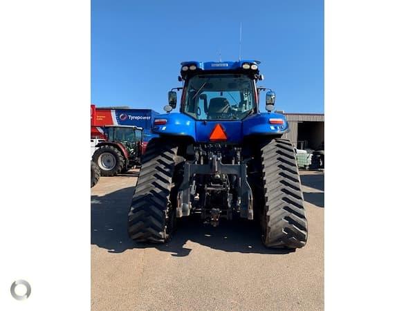 Photo 5. New Holland T8.435 Smart Trax tractor