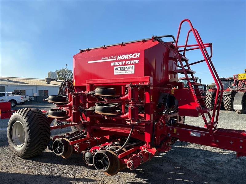 Photo 4. Horsch Avatar 4.16 airseeder