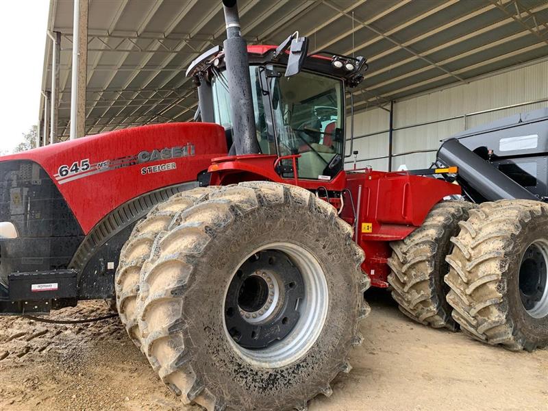 Photo 4. Case IH 645 steiger tractor