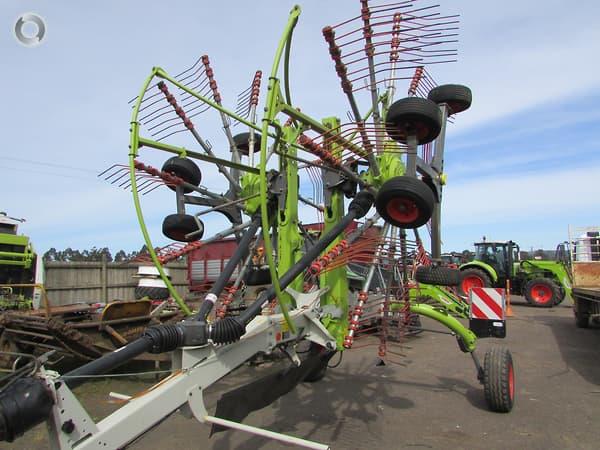 Photo 4. Claas Liner 2700 rotor rake