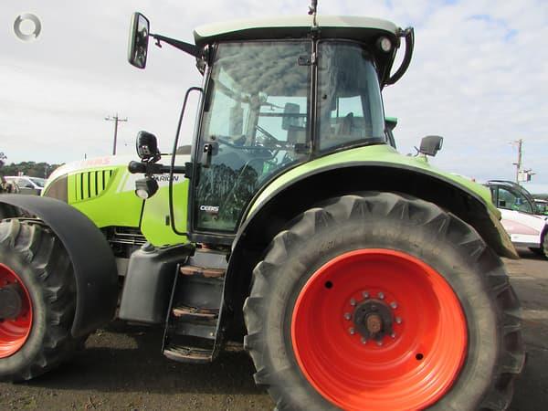 Photo 4. Claas Arion 640 tractor