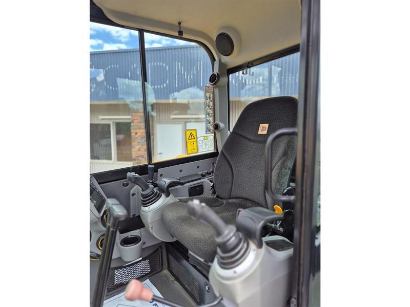 Photo 5. JCB 55Z-1 excavator