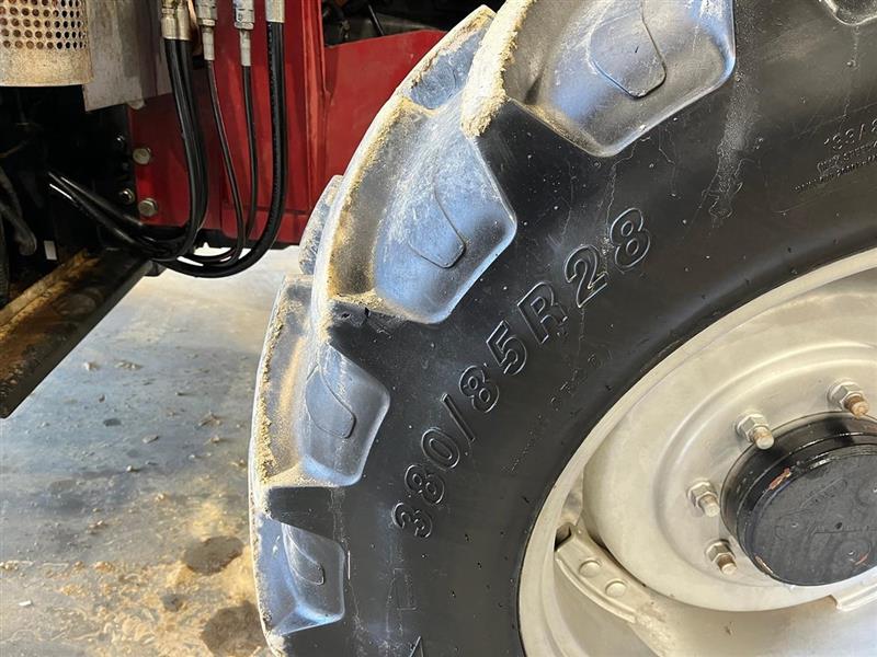 Photo 5. Case IH MX 90 tractor