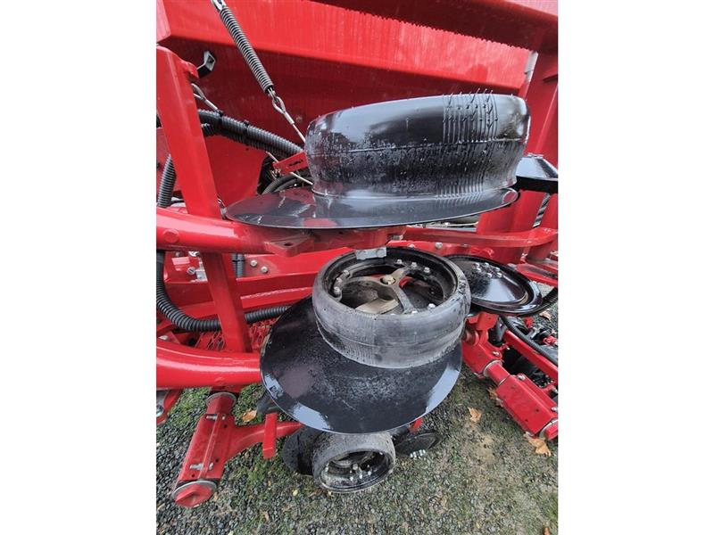 Photo 5. Horsch Avatar 4.16 airseeder
