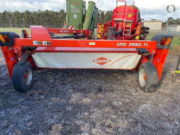 Photo 5. Kuhn GMD 3550 TL mower conditioner