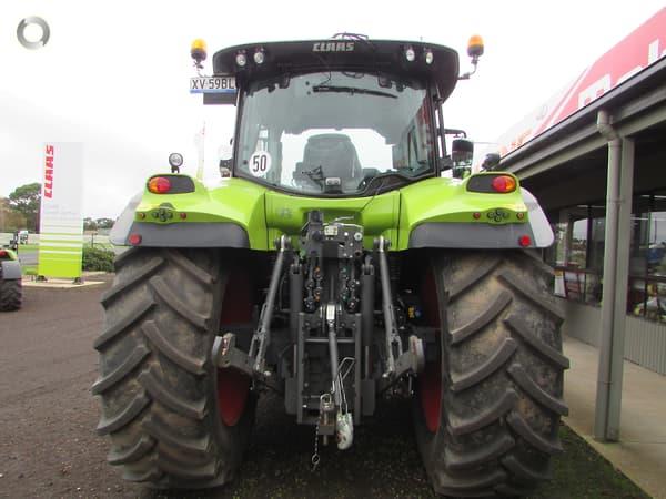 Photo 5. Claas Arion 660 CMatic tractor