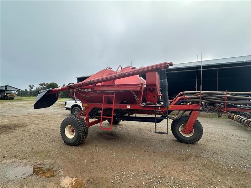 Photo 5. Morris Concept 2000 airseeder