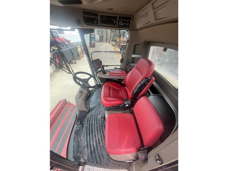 Photo 5. Case IH 8240 combine harvester