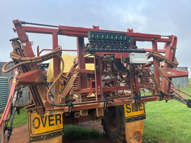 Photo 2. Hardi Commander 5030 Boomspray