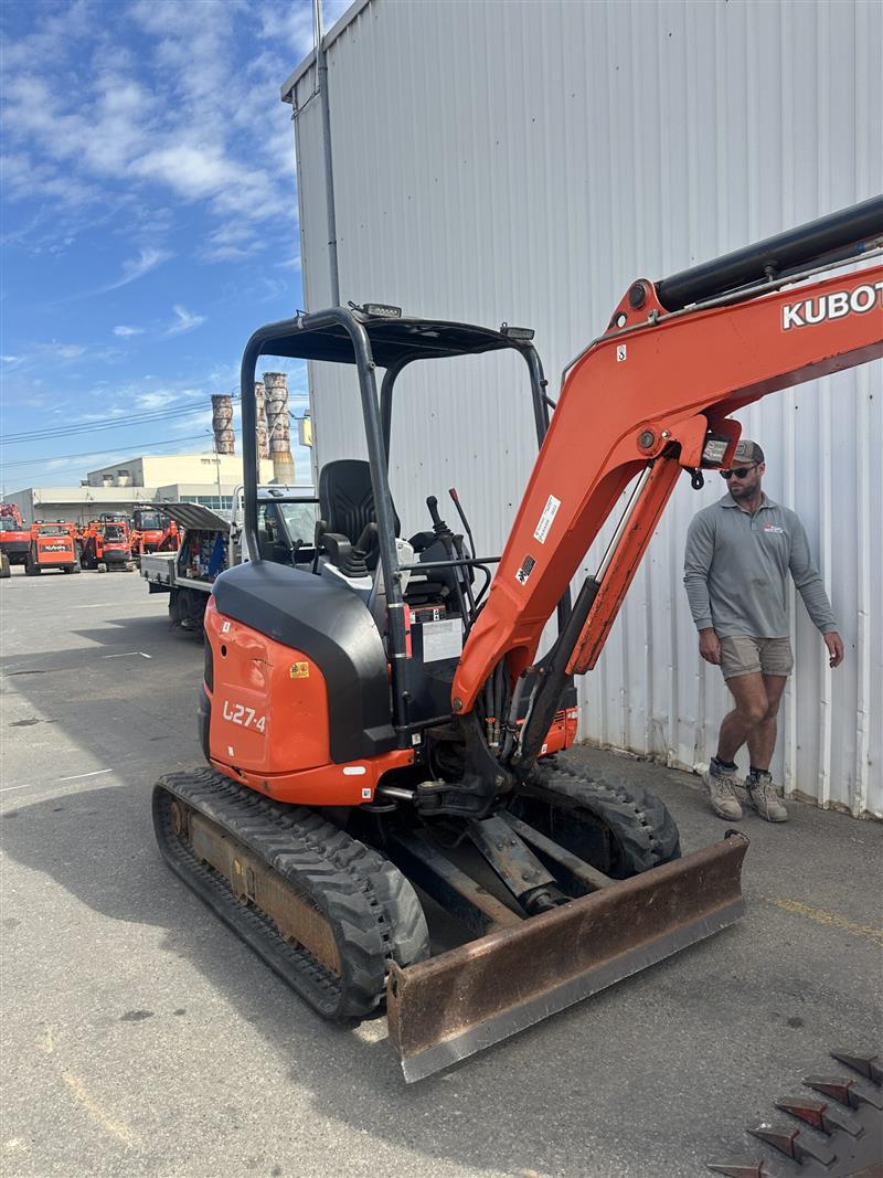 Photo 2. Kubota U27-4 mini excavator