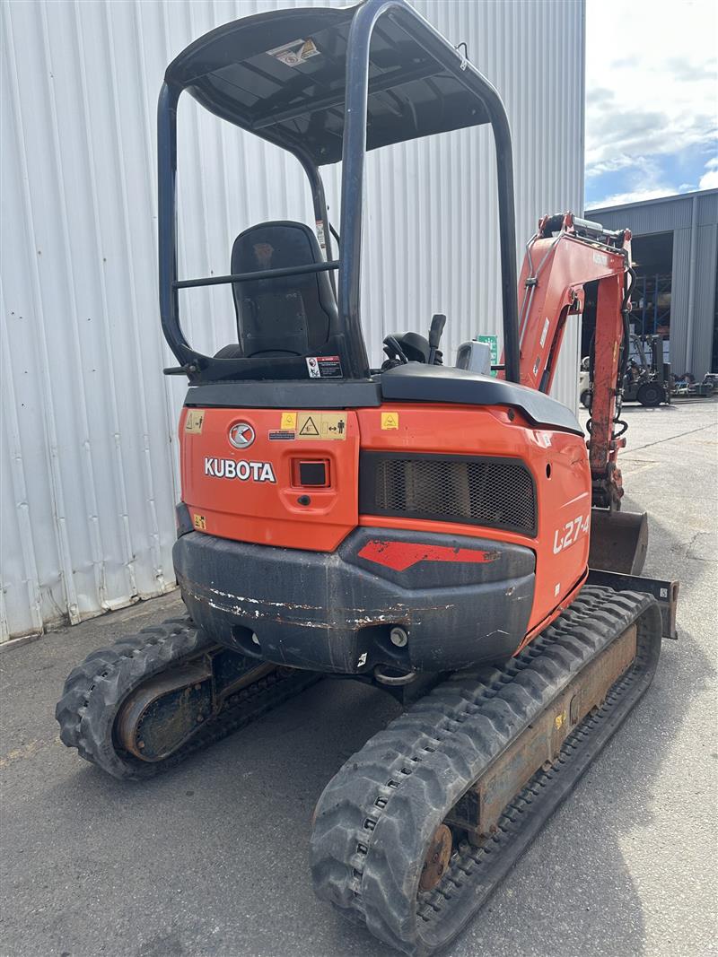 Photo 4. Kubota U27-4 mini excavator